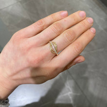 Carica l'immagine nel visualizzatore di Gallery, ANELLO DOPPIA ONDA ORO GIALLO CON ZIRCONI
