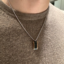 Carica l'immagine nel visualizzatore di Gallery, COLLANA CON PIASTRINA ROSATA
