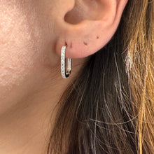 Carica l'immagine nel visualizzatore di Gallery, ORECCHINI RETTANGOLARI CON ZIRCONI
