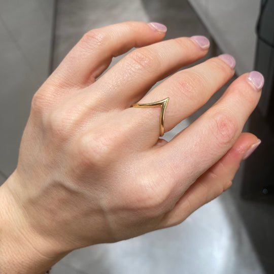 ANELLO V IN ARGENTO DORATO