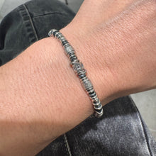 Carica l'immagine nel visualizzatore di Gallery, BRACCIALE ANANDA PIETRE NERE

