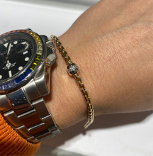 Carica l&#39;immagine nel visualizzatore di Gallery, BRACCIALE CON CHARM CENTRALE
