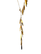 Carica l'immagine nel visualizzatore di Gallery, COLLANA FOGLIE PENDENTI
