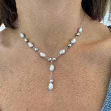 Carica l&#39;immagine nel visualizzatore di Gallery, COLLANA CON PENDENTE AD Y
