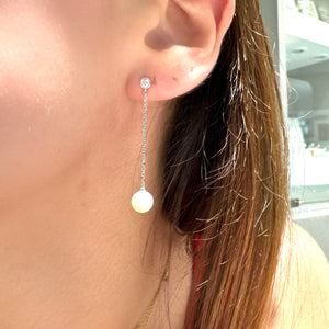 ORECCHINI PENDENTI CON PERLA