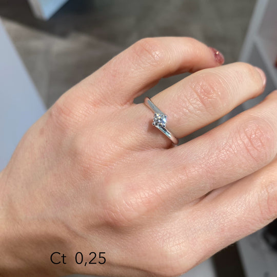 ANELLO SOLITARIO VALENTINO