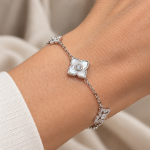 Carica l'immagine nel visualizzatore di Gallery, BRACCIALE TRIS DI FIORI

