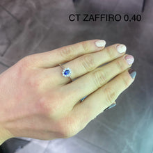 Carica l'immagine nel visualizzatore di Gallery, ANELLO ZAFFIRO E DIAMANTI FIORE
