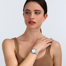 Carica l&#39;immagine nel visualizzatore di Gallery, OROLOGIO SECTOR 230 - R3253161541
