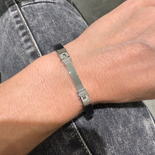 Carica l'immagine nel visualizzatore di Gallery, BRACCIALE CUOIO E PIASTRA IN ACCIAIO

