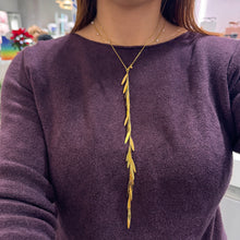 Carica l'immagine nel visualizzatore di Gallery, COLLANA FOGLIE PENDENTI
