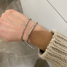 Carica l'immagine nel visualizzatore di Gallery, BRACCIALE DADINI LAVORATI
