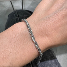 Carica l'immagine nel visualizzatore di Gallery, BRACCIALE MAGLIA CORDA BASIC
