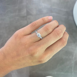 ANELLO SOLITARIO A NOTTE