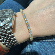 Carica l&#39;immagine nel visualizzatore di Gallery, BRACCIALE TENNIS DORATO
