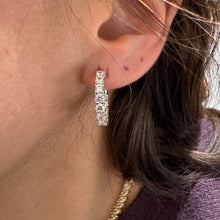 Carica l'immagine nel visualizzatore di Gallery, ORECCHINI A CERCHIO CON ZIRCONI
