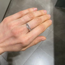 Carica l'immagine nel visualizzatore di Gallery, ANELLO NODO ORO BIANCO
