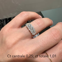 Carica l'immagine nel visualizzatore di Gallery, ANELLO 5 PIETRE CON CONTORNO DI DIAMANTI
