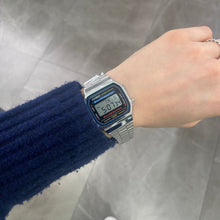 Carica l'immagine nel visualizzatore di Gallery, CASIO VINTAGE _ A168WA-1YES
