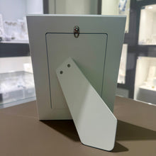 Carica l'immagine nel visualizzatore di Gallery, CORNICE FLOREALE
