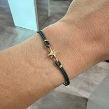 Carica l&#39;immagine nel visualizzatore di Gallery, BRACCIALI CORDA E SIMBOLO IN ORO
