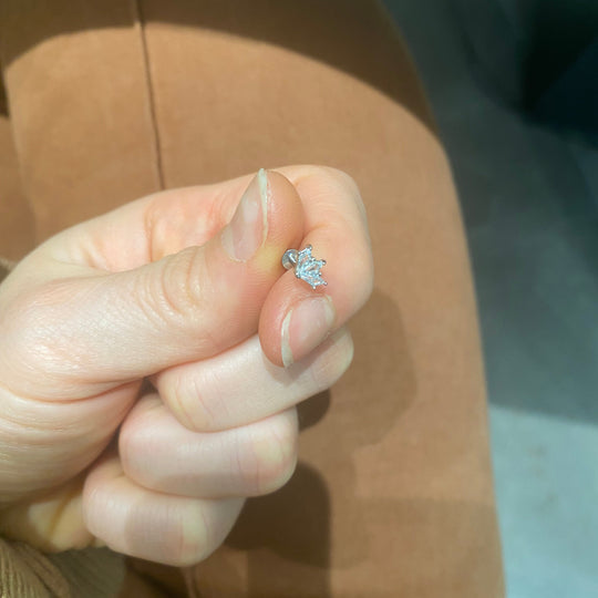 ORECCHINO CON TRE CRISTALLI