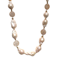 Carica l'immagine nel visualizzatore di Gallery, COLLANA PERLE SCARAMAZZE
