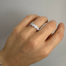 Carica l&#39;immagine nel visualizzatore di Gallery, ANELLO SHINY MARQUISE
