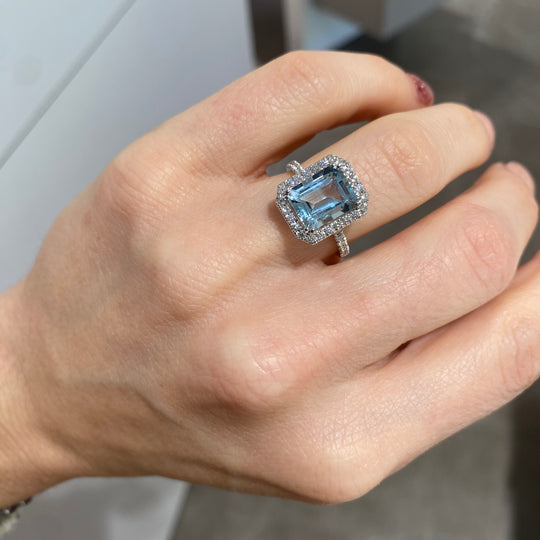 ANELLO ACQUAMARINA e DIAMANTI