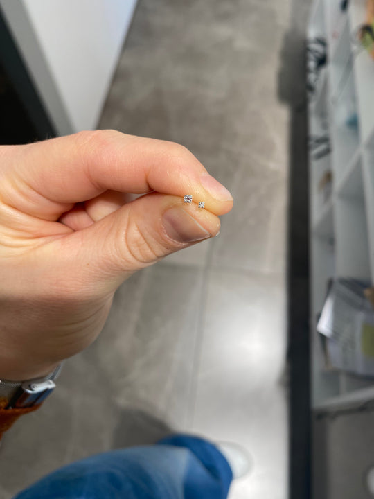 PIERCING NASO IN ARGENTO QUADRATO