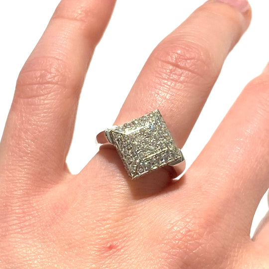 ANELLO A ROMBO CON DIAMANTI