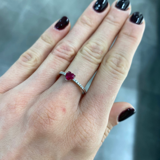 ANELLO CUORE FUCSIA IN ORO