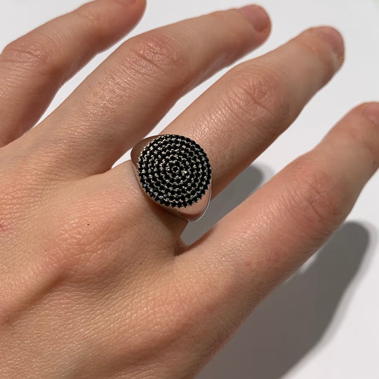 ANELLO CHEVALIER ZIRCONI NERI